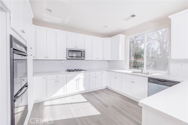 Building Photo - 920 Sawtooth Dr