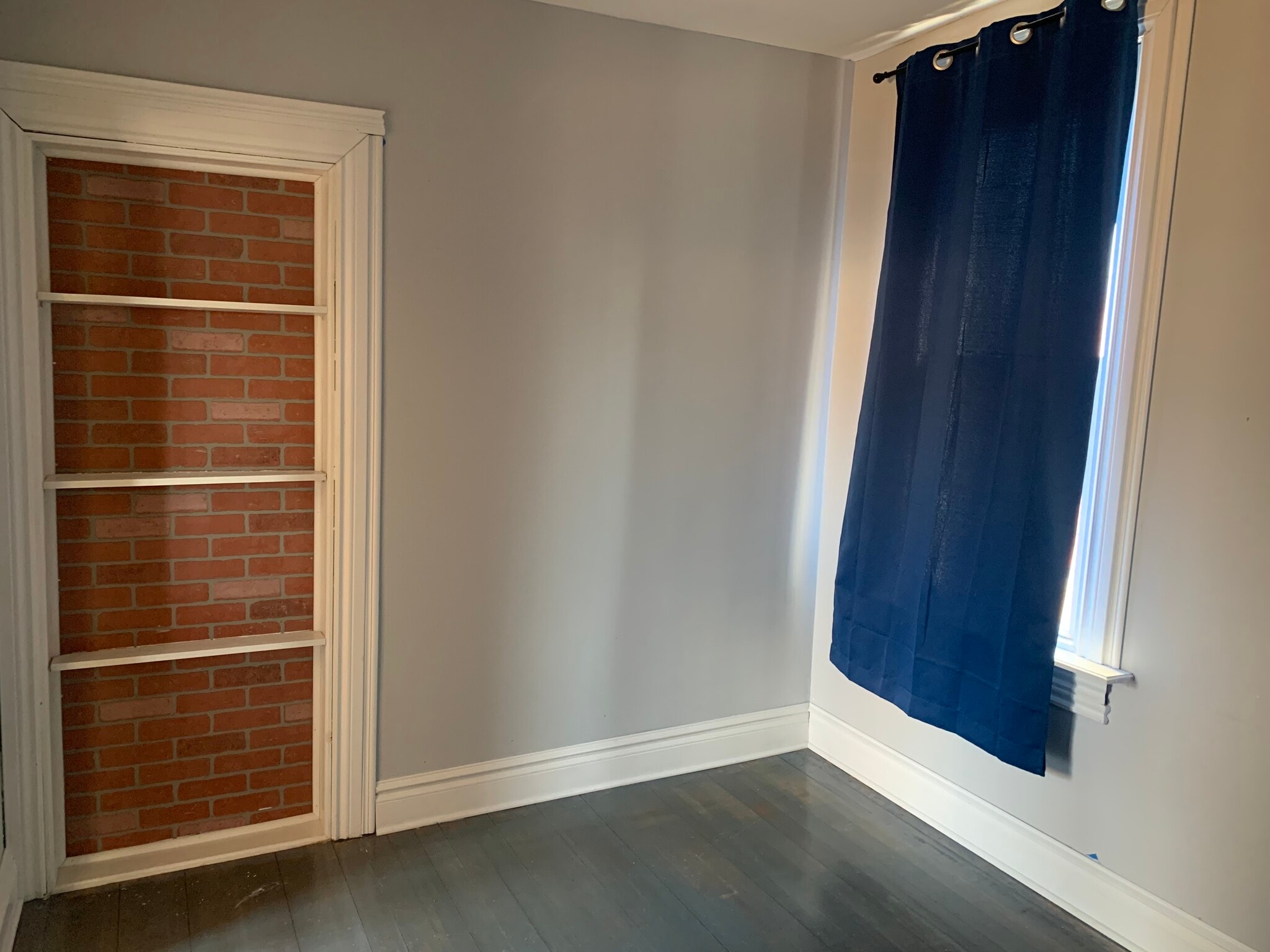 2nd BR - 4933 W Medill Ave