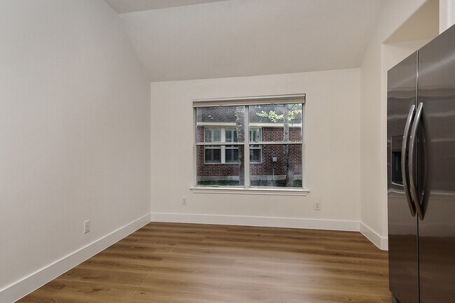 Building Photo - 122 S Abram Cir