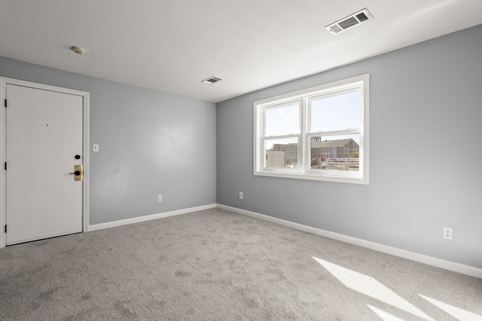 Building Photo - 120 15th St