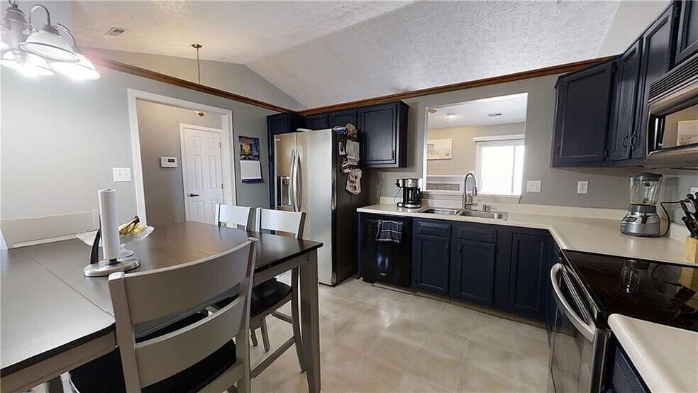 Building Photo - 1527 Country Pointe Dr