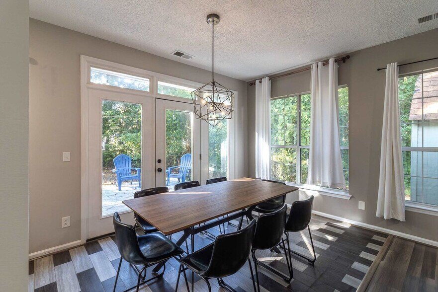 Building Photo - 9 Walthour Cove