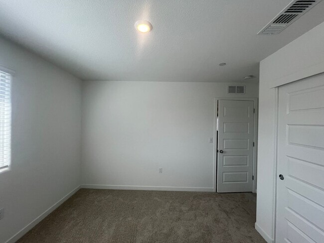 Building Photo - 12663 Ironbow Wy