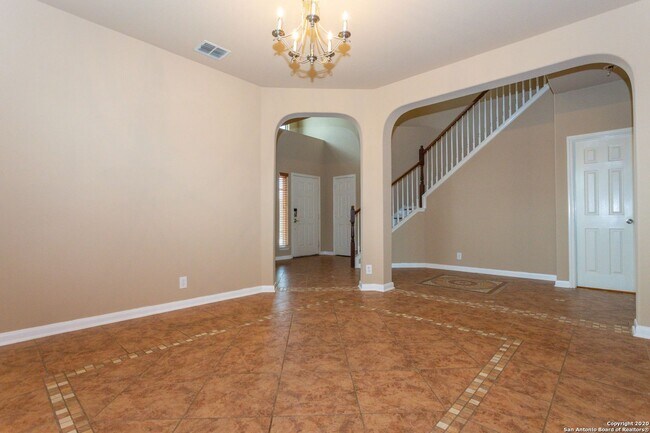 Building Photo - Spacious Stone Oak Beauty