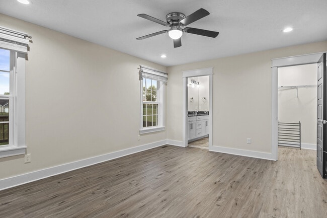 Building Photo - 240 Banyan Blvd