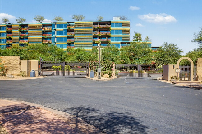 Building Photo - 6711 E Camelback Rd