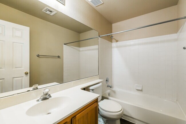 Building Photo - 7519 W Summer Sky Dr