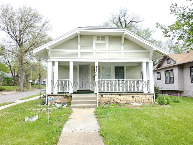 Building Photo - 2100 E 58th St