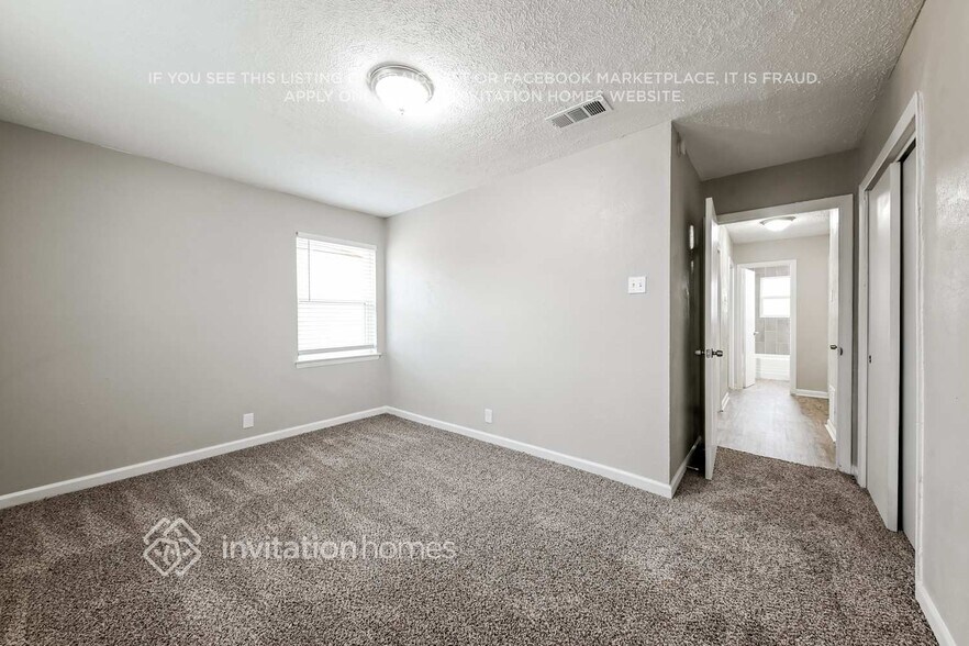Building Photo - 2740 Blue Ridge Dr