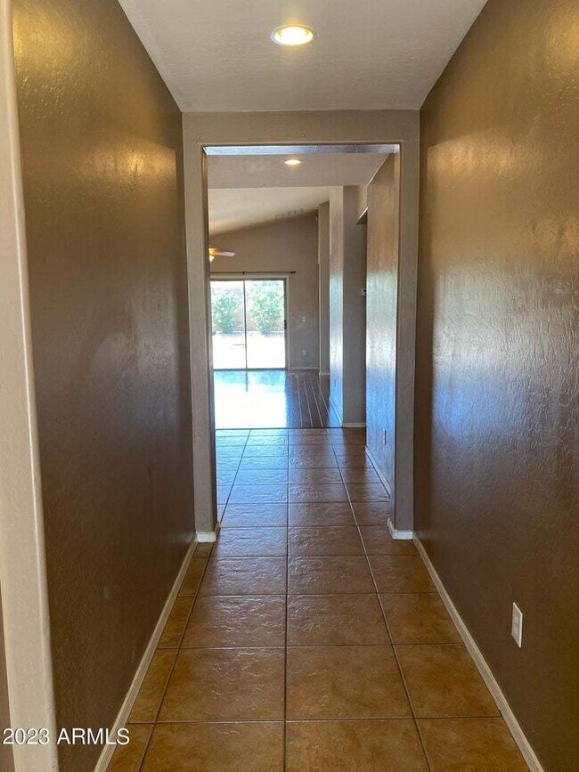 Building Photo - 1847 W Desert Seasons Dr