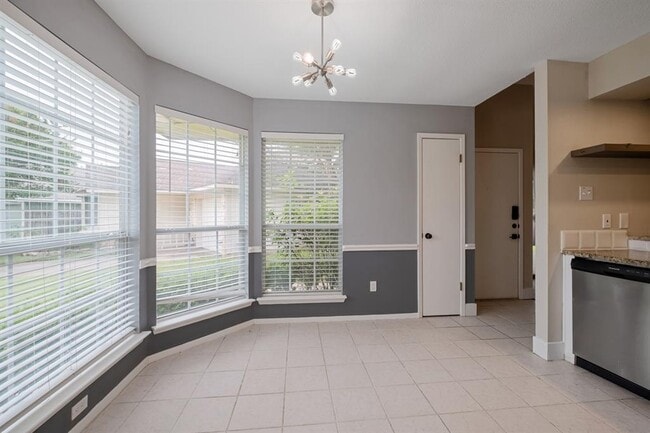 Building Photo - 8900 Pocono Cove