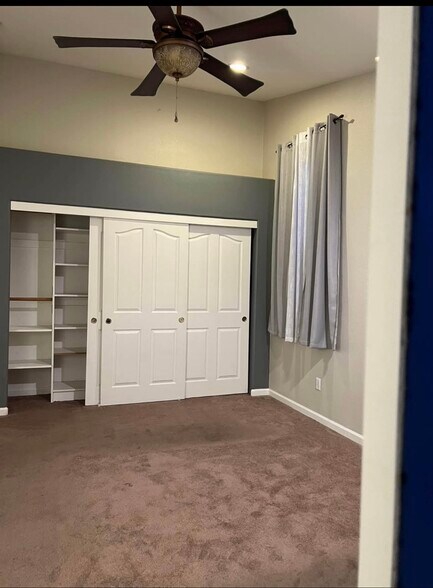 Building Photo - 871 Summer Dr