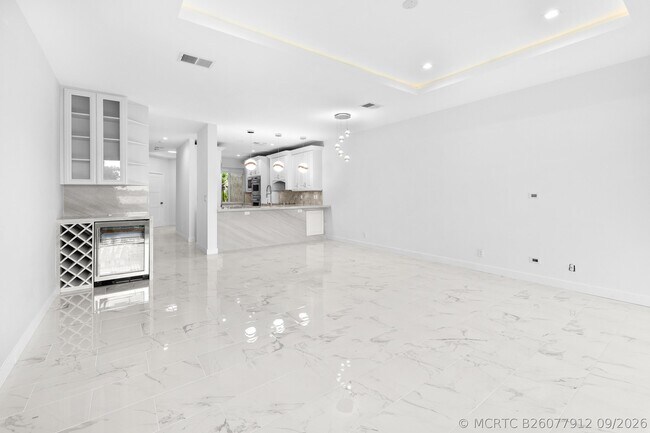 Building Photo - 88 N Lakeshore Dr