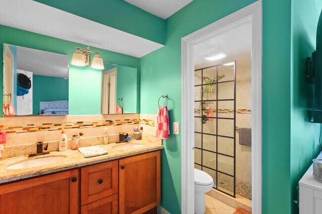 Building Photo - 500 Egret Cir