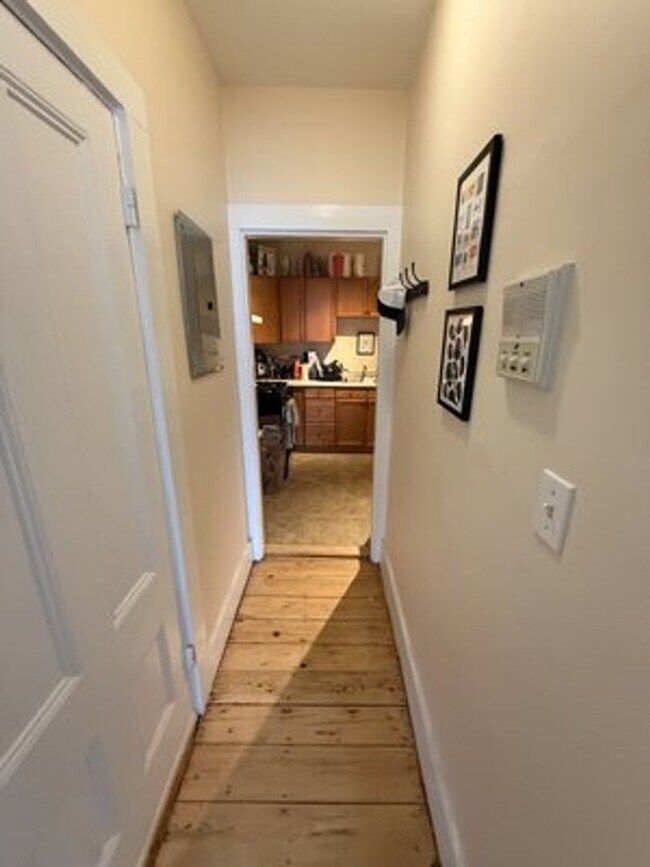 Building Photo - East Cambridge 2 Bedroom Apartment - 9/1