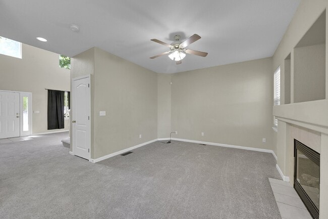 Building Photo - $1,995 - 4 Bed,2.5 Bathroom Home  in Colorado Springs with in Unit Laundry and Fenced in yard!