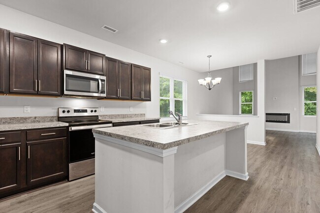 Building Photo - Gorgeous 3BD, 2.5BA Home In SE Raleigh, ne...