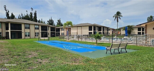 Building Photo - 16881 Davis Rd