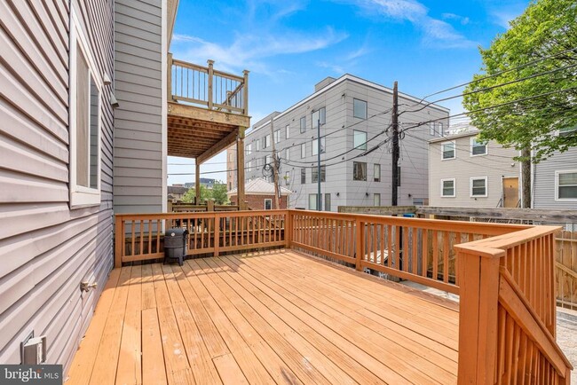 Building Photo - 1110 Orren St NE