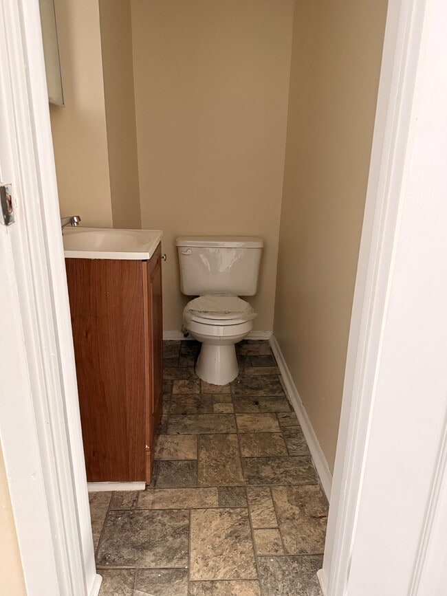 Building Photo - 226 Martin St