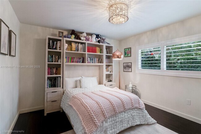 Building Photo - 1545 Siena Ave