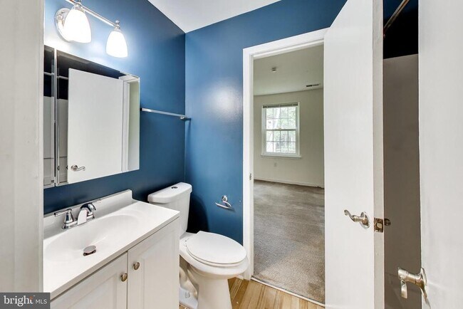 Building Photo - 18310 Streamside Dr