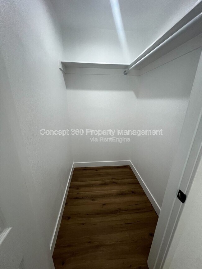 Building Photo - 14101 Anderson Pl