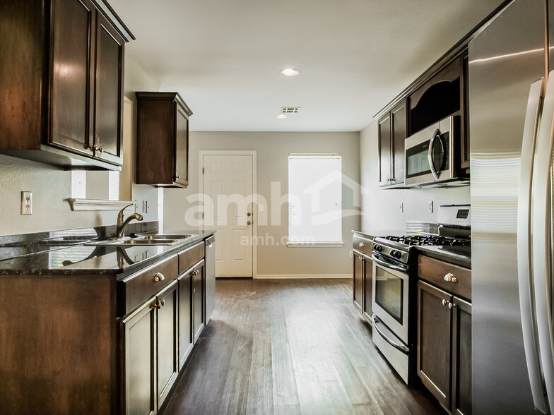 Building Photo - 8445 E 160th St S