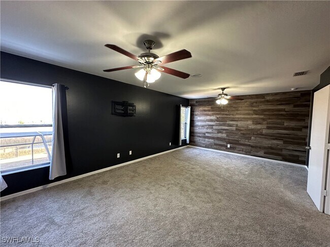 Building Photo - 8100 Allamanda Ct