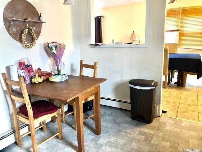 Building Photo - 637 W Penn St