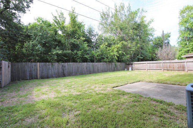Building Photo - 7814 Barnhill Dr