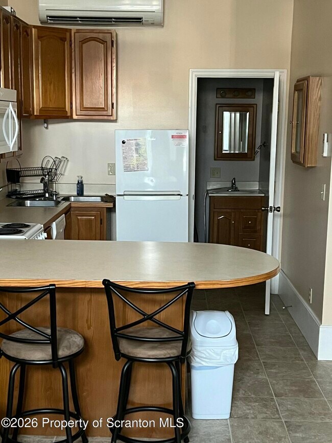 Building Photo - 18 E Tioga St