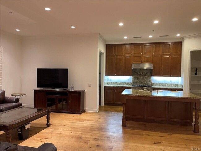 Building Photo - 68 Acorn Glen