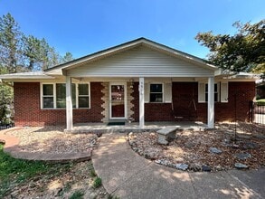 Building Photo - Spacious 3 Bedroom Ranch in Mehlville School District!