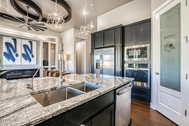 Building Photo - 6716 Rio Haciendas