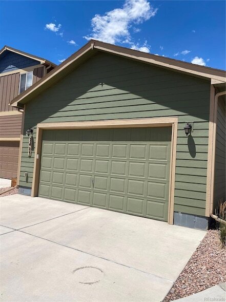Building Photo - 2483 Dorset Dr