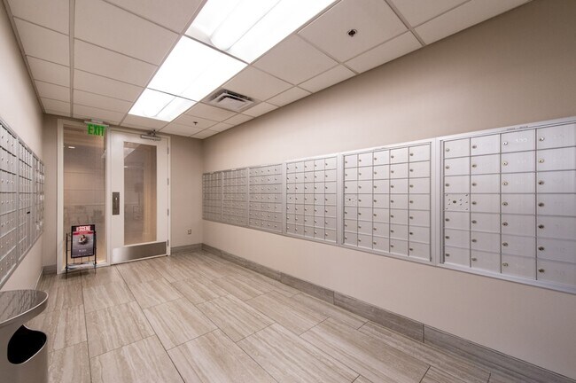 Building Photo - 415 Church St