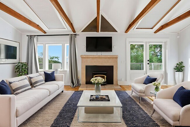 Building Photo - 5100 Leona St