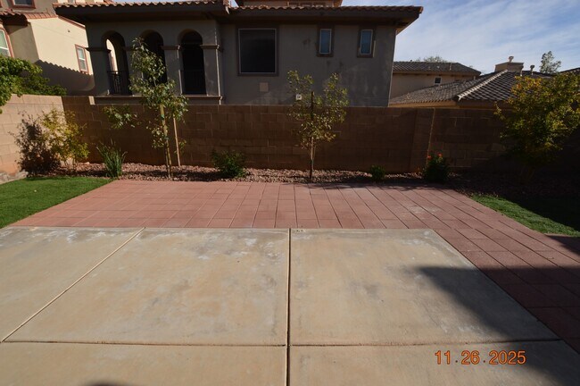 Building Photo - 638 Harvester Course Dr