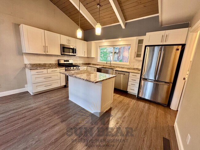Building Photo - 3 Bedroom!  Dog Friendly!