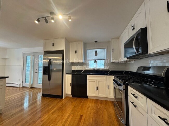 Building Photo - 30 Gables Cir