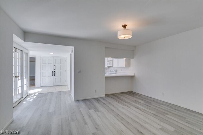 Building Photo - 3452 Pino Cir