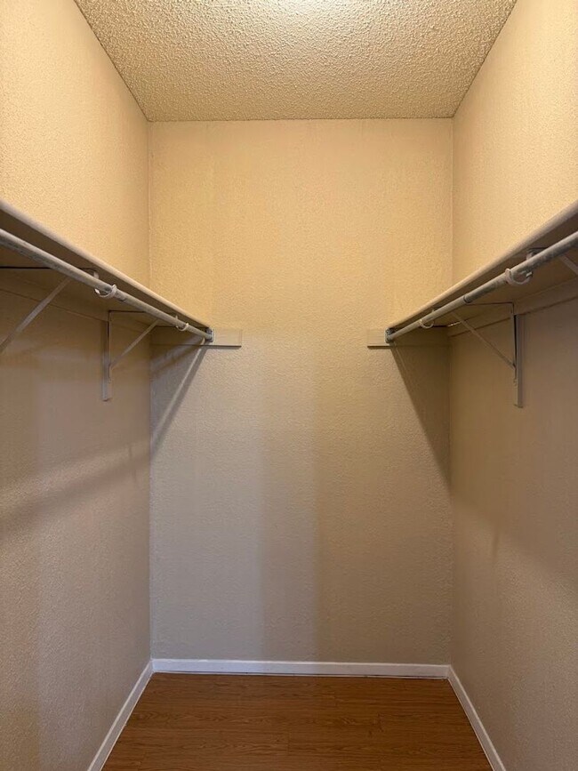 Building Photo - K039 - Croix #223