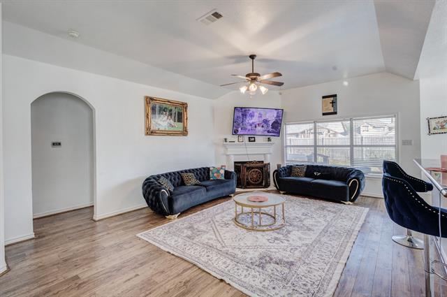 Building Photo - 214 Houston St