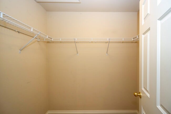 Building Photo - 5706 Hampshire Ln