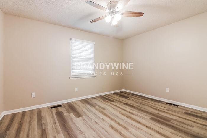 Building Photo - 506 Broadway St