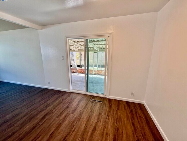 Building Photo - 809 Coburn Ct