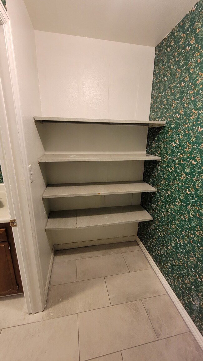 Building Photo - 1315 Kirkwood Dr