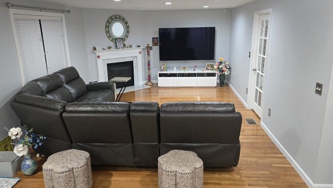 Building Photo - 9 Sunblaze Dr