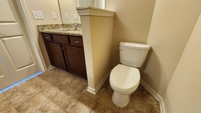 Building Photo - Modern Corner-Lot Townhome in Berkeley Vil...